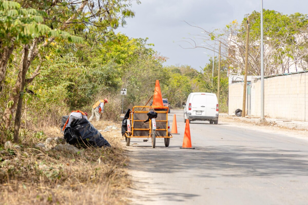 Inician limpieza integral de colonias en Ya'ax Tulum, en atención a la ciudadanía; en esta semana se realizarán trabajos de barrido, descacharrización, iluminación y recoja de ramas.