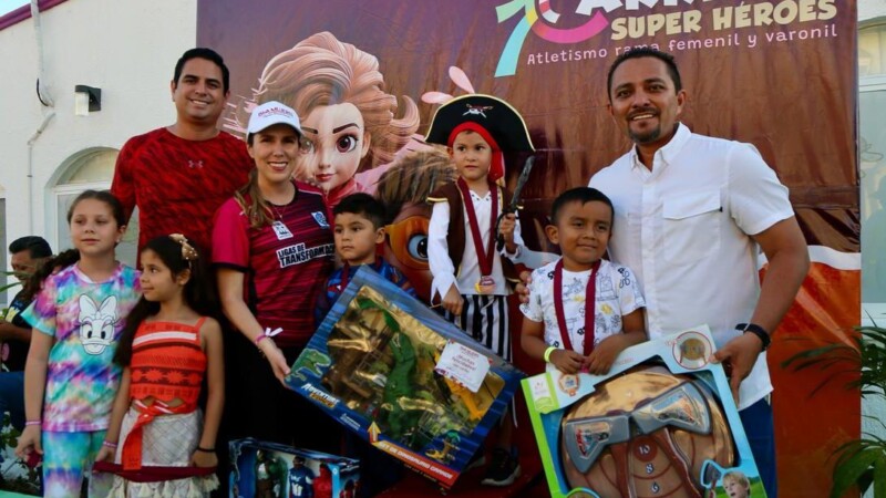 Celebran con éxito la primera Carrera de Superhéroes en Isla Mujeres