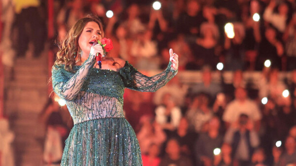 Yuridia hace historia en la Plaza de Toros México con un lleno total