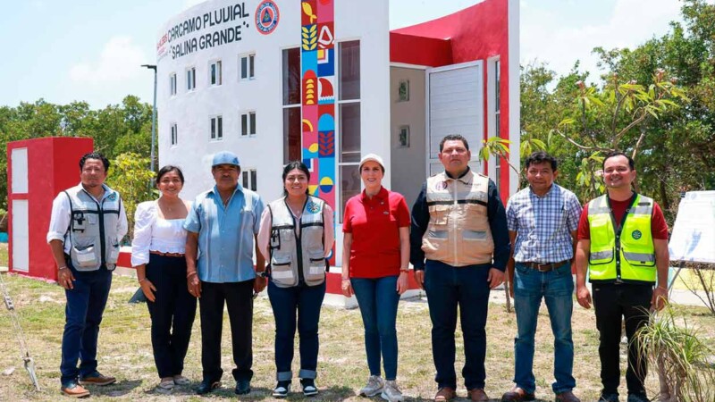 Atenea Gómez Ricalde entrega dos nuevos generadores de energía para fortalecer los cárcamos pluviales de las Salinas