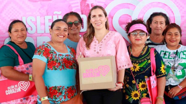 Atenea Gómez Ricalde impulsa empoderamiento de las mujeres con el programa “Isleña de Corazón”