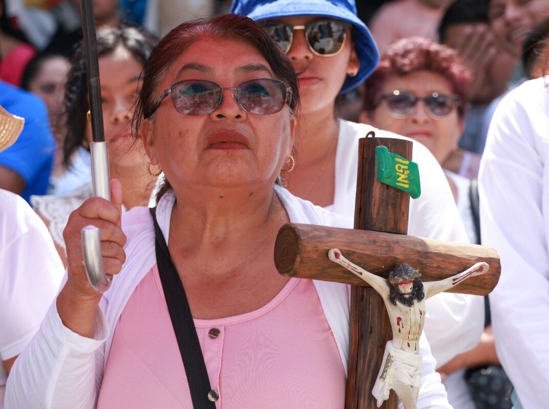 Exitosa representación del Vía Crucis en Isla Mujeres con la participación de más de mil 200 personas