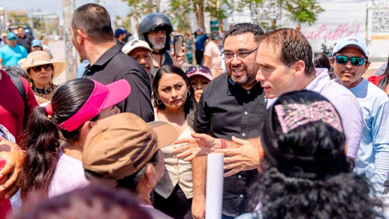 El presidente atendió personalmente a pobladores para dar solución inmediata y enviará material y maquinaria para continuar con el mejoramiento del camino