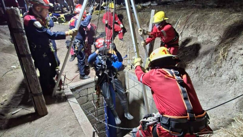 Mueren seis personas al descender a un pozo en Oaxaca, dos eran policías