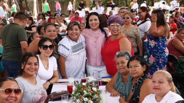 Celebra Blanca Merari a mamás trabajadoras del ayuntamiento