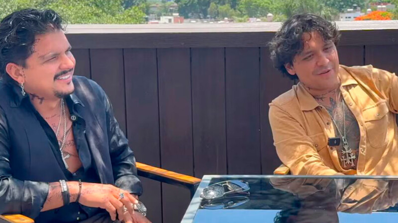 Christian Nodal se encuentra con su imitador y protagonizan momento viral