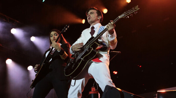 Drake Bell explota en el escenario de la Feria de Puebla por errores de sonido