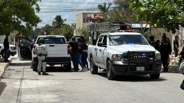 Detienen a “gestores” de viviendas del Bienestar en Cancún