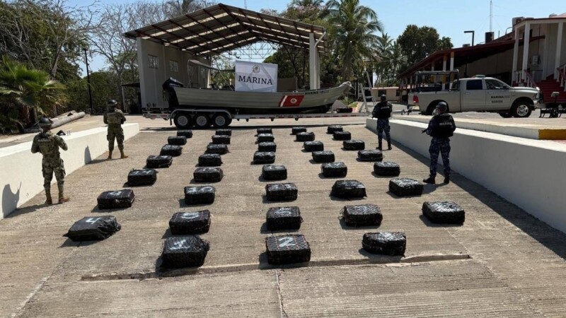 Asegura la Marina 1.5 toneladas de cocaína frente a las costas de Jalisco
