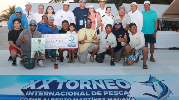 Exitosa ceremonia de premiación del XX Torneo Internacional de Pesca 'Cosme Alberto Martínez Magaña' en Isla Mujeres