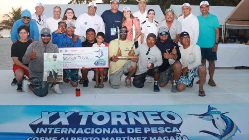 Exitosa ceremonia de premiación del XX Torneo Internacional de Pesca 'Cosme Alberto Martínez Magaña' en Isla Mujeres