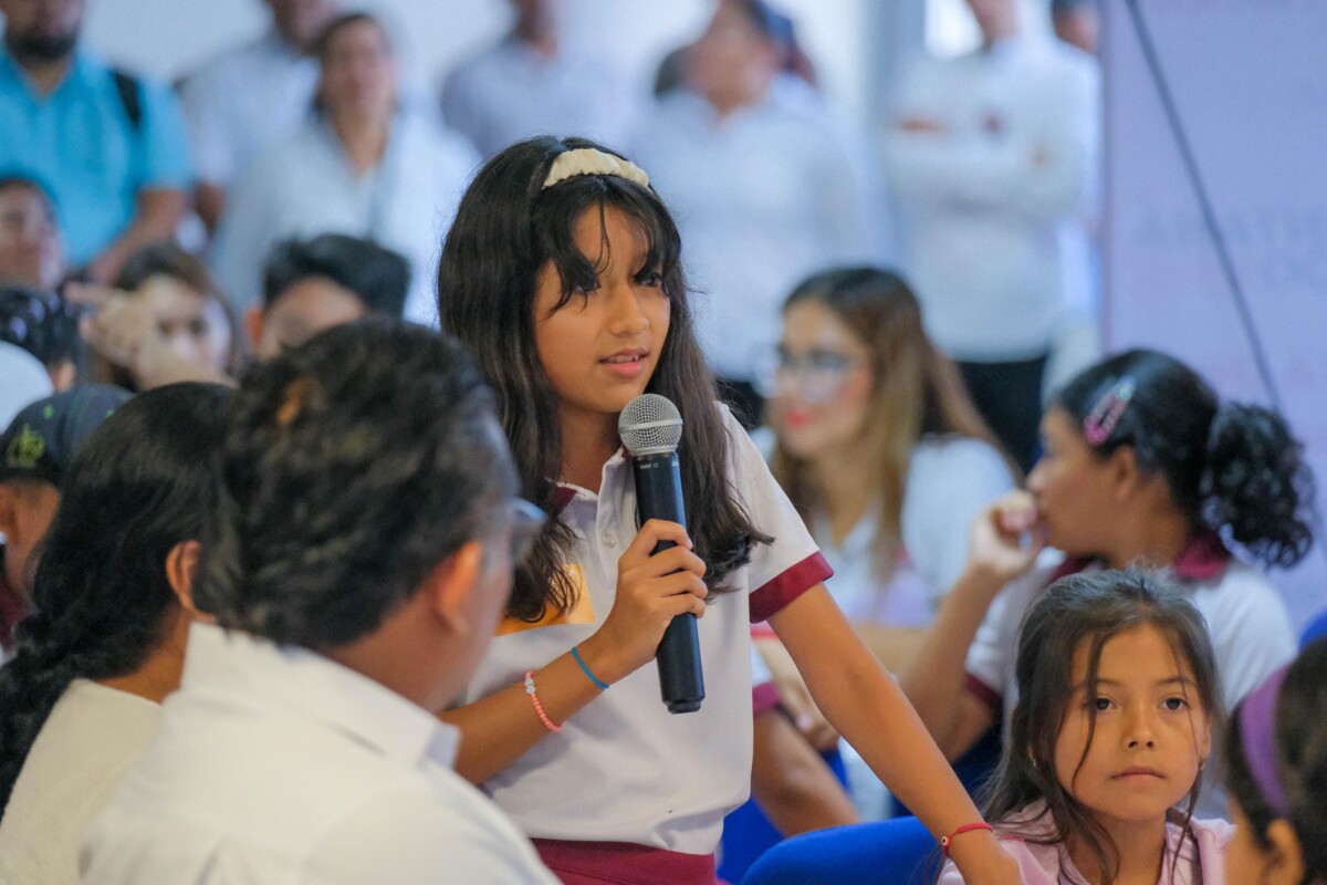 Niñas y niños de siete municipios participan en el Foro Estatal “República de y para la Niñez y Adolescencia”.