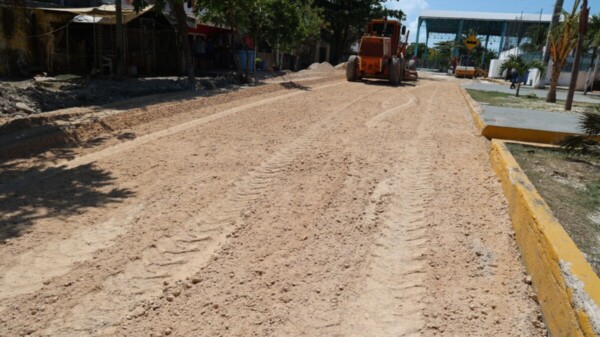 Impulsa Isla Mujeres la transformación urbana en la colonia Cañotal con obras de movilidad y seguridad vial