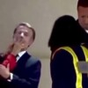 Macron recibe cachetada de su esposa al llegar a Vietnam