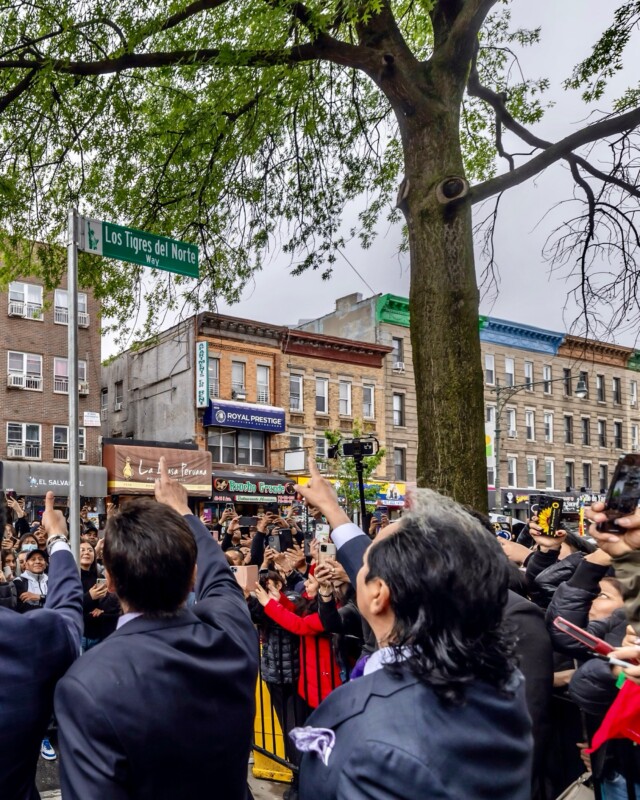Nombran calle en Brooklyn en honor a Los Tigres del Norte