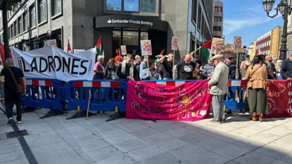 Repudian en Oviedo a Calderón, le gritan ladrón y asesino