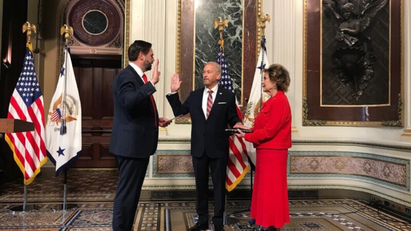 Ron Johnson toma protesta como nuevo embajador de EU en México