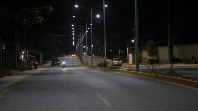 Atenea Gómez Ricalde transforma la vida de familias en Ciudad Mujeres con la nueva carretera de Rancho Viejo