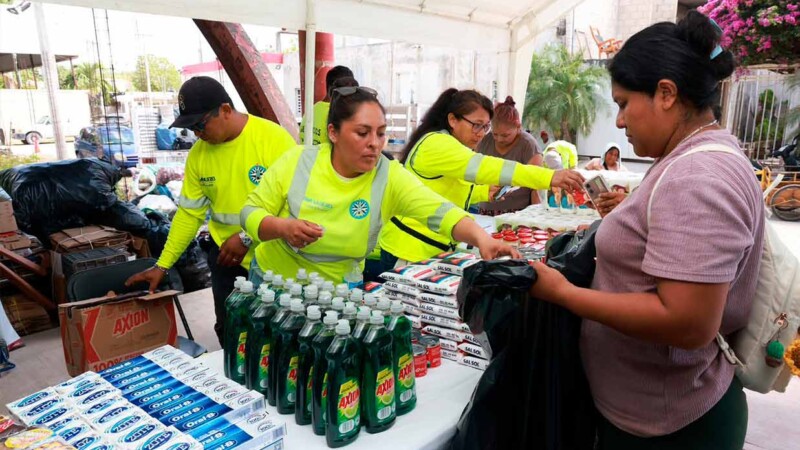 Gobierno de Isla Mujeres continúa con el exitoso programa “Tiendita Ecológica”