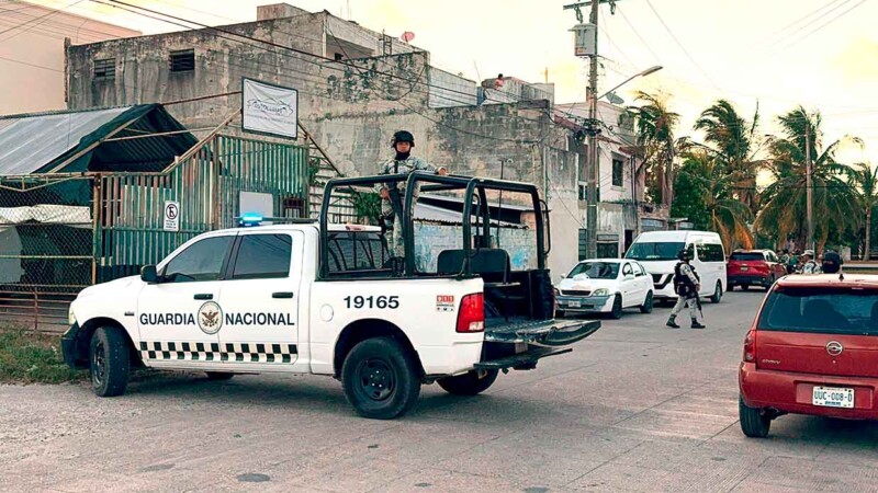 Autoridades catean presunto bar clandestino en la SM 96 de Cancún