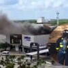 Incendio en restaurante de Plaza Las Américas de Playa del Carmen moviliza a cuerpos de emergencia