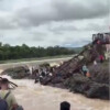 Dos muertos y 32 heridos al derrumbarse un puente en Maharashtra, India