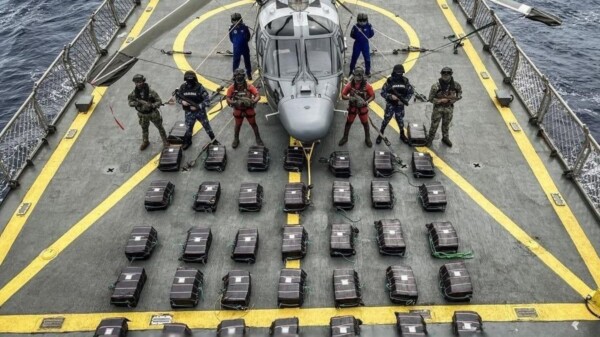 Aseguran marinos más de una tonelada de cocaína en Guerrero