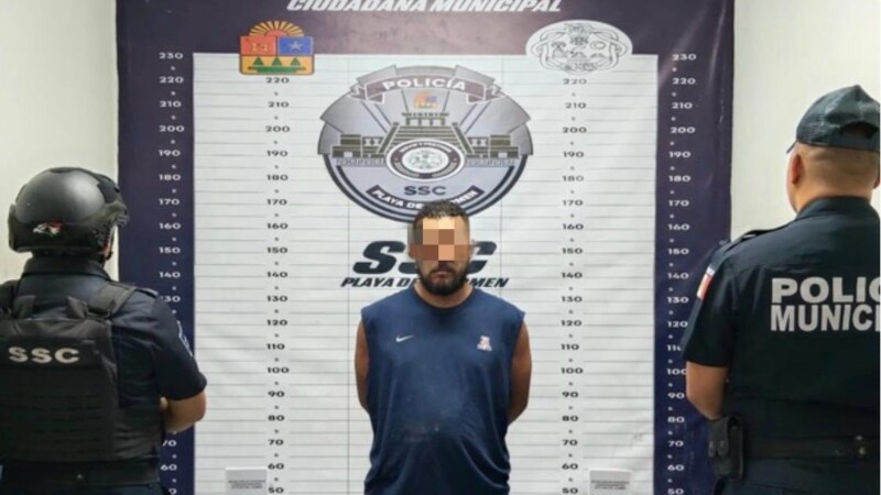 Detienen a sujeto por agredir a su familia en Playa del Carmen