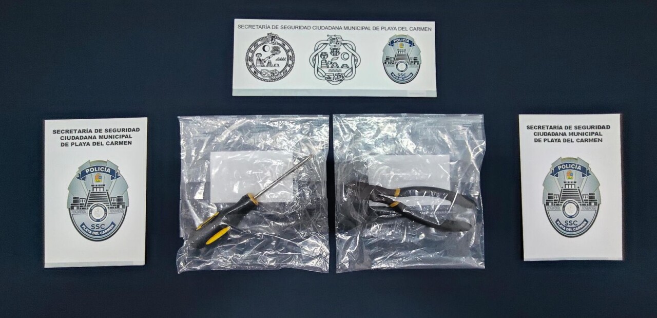 Detenidos cuando intentaban robar una moto en Playa del Carmen; las "herramientas de trabajo" de José Alejandro y Edwin Gael.