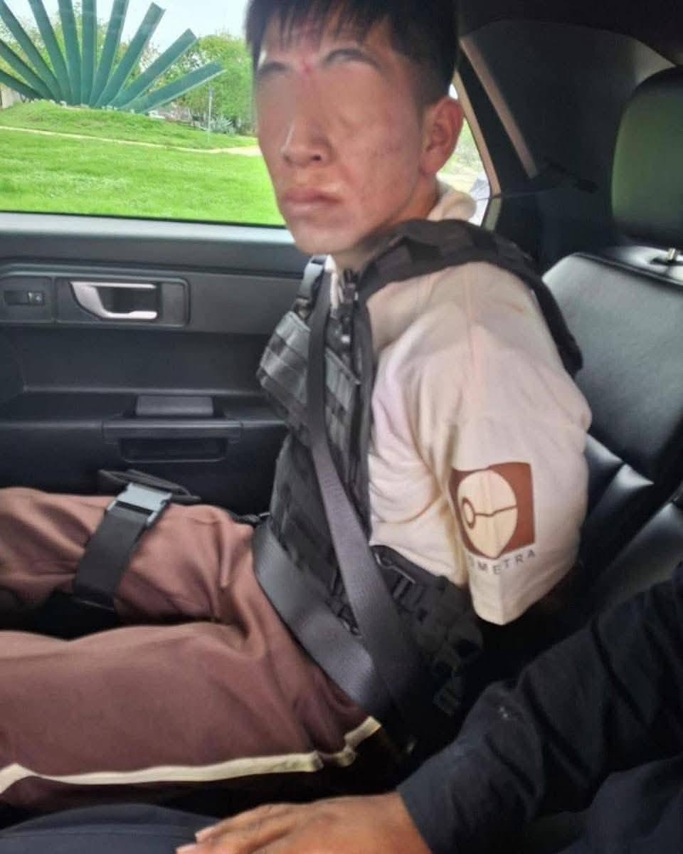 Detenidos por intentar robar cajero automático en hospital de Mérida; banda de delincuentes utilizó uniformes similares a los de custodios de valores.