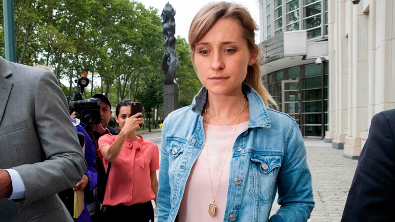Allison Mack se casa tras cumplir condena por caso NXIVM