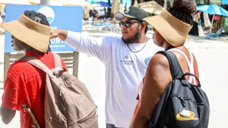 Gobierno Municipal impulsa playas seguras, limpias, incluyentes y ordenadas con módulos de atención de Zofemat
