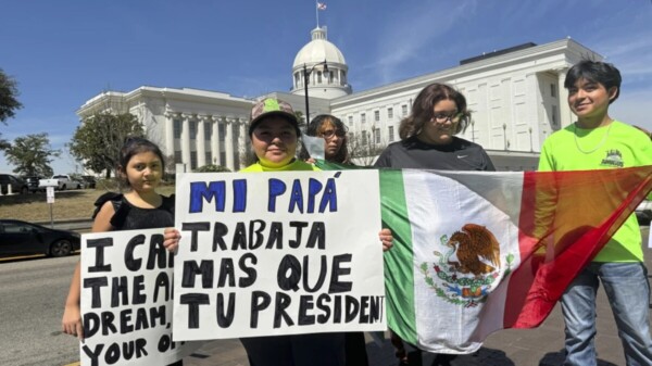 Pone Trump fin a ciudadanía de hijos migrantes en EU