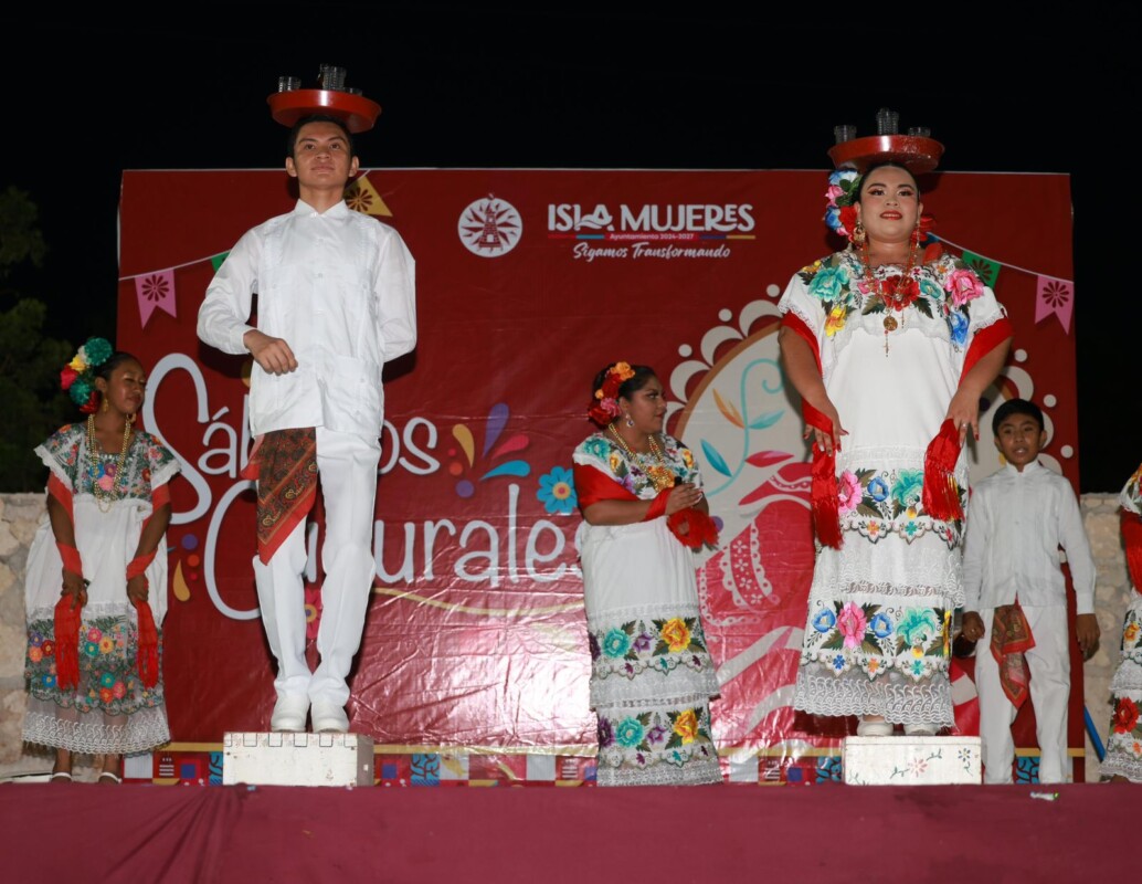 El anfiteatro de la Plaza Ejidatarios fue escenario de este festival que se realiza cada fin de mes a través de la Coordinación de Cultura de la Zona Continental.