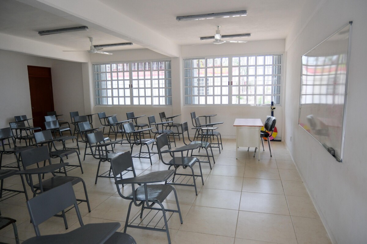 Inaugura Mara Lezama secundaria técnica “Kusamil” de Cancún y anuncia nueva inversión para que más jóvenes puedan estudiar
