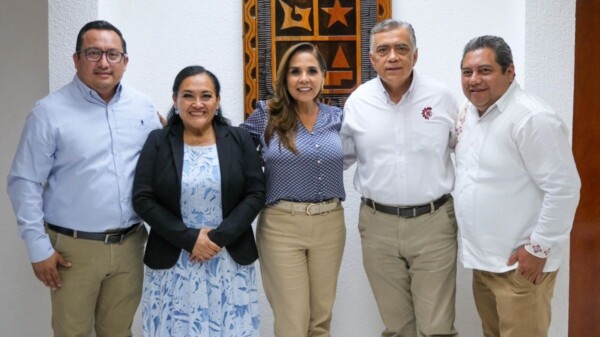 Anuncian Mara Lezama y Rolando López, director de la DGETI, creación y construcción del CBTIS 301 en Cancún