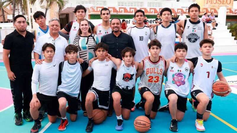 Atenea Gómez Ricalde impulsa el deporte juvenil con partido amistoso en cancha renovada de Isla Mujeres