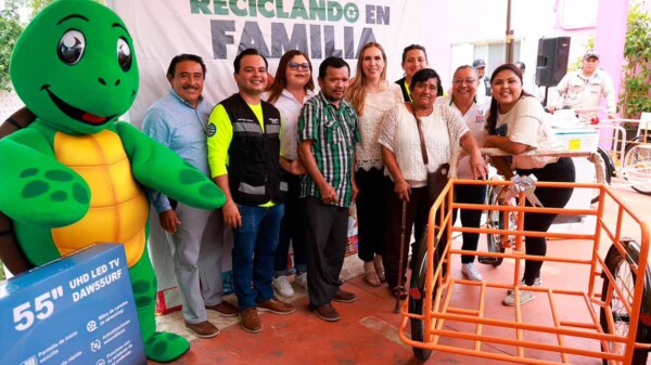 Premian a las familias ganadoras del concurso “Reciclando en Familia” en Zona Continental