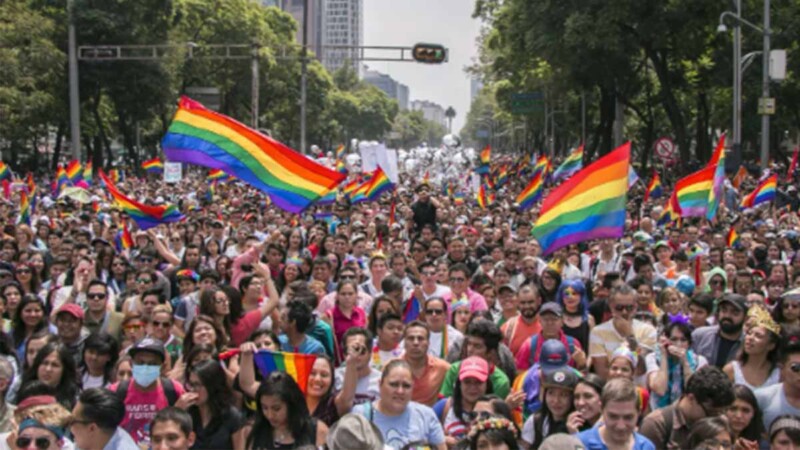 CDMX celebra orgullo LGBTQ+ con marcha de miles en su edición 47