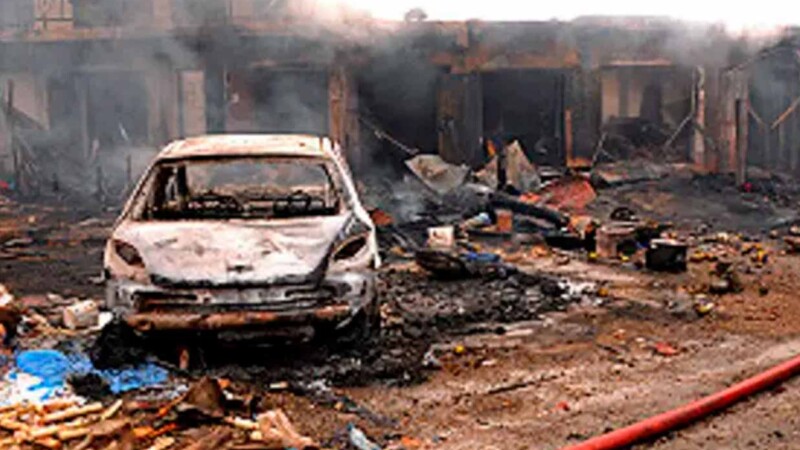 Nueva masacre en aldea de Nigeria deja al menos 100 muertos