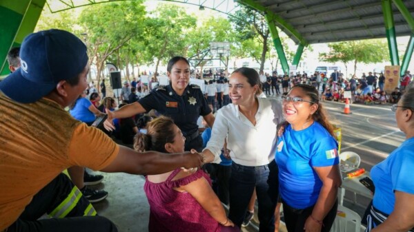 Lleva Ana Paty Peralta “Proximidad por tu Seguridad” a la Supermanzana 260