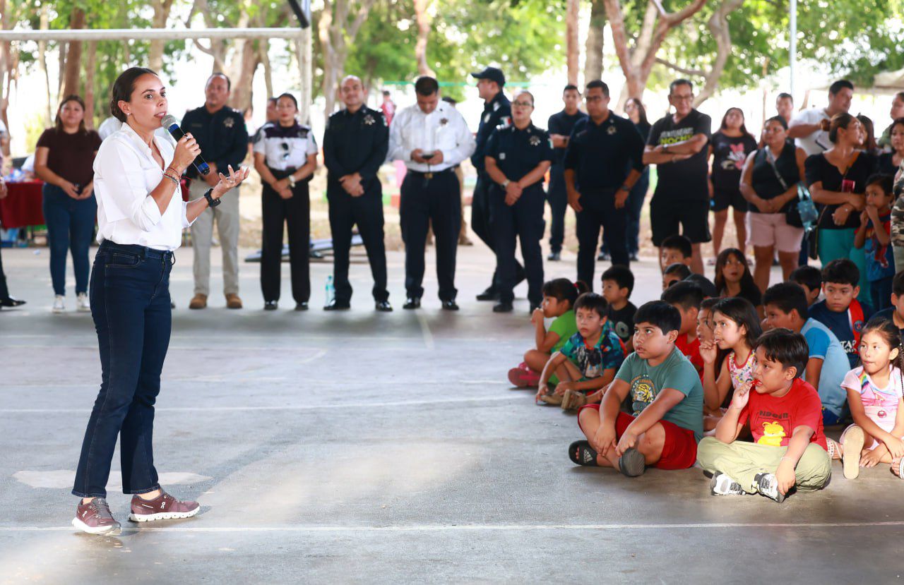 Lleva Ana Paty Peralta “Proximidad por tu Seguridad” a la Supermanzana 260; se da en el marco de la Estrategia Integral para la Prevención de las Violencias y la Delincuencia “Todos por la Paz”.