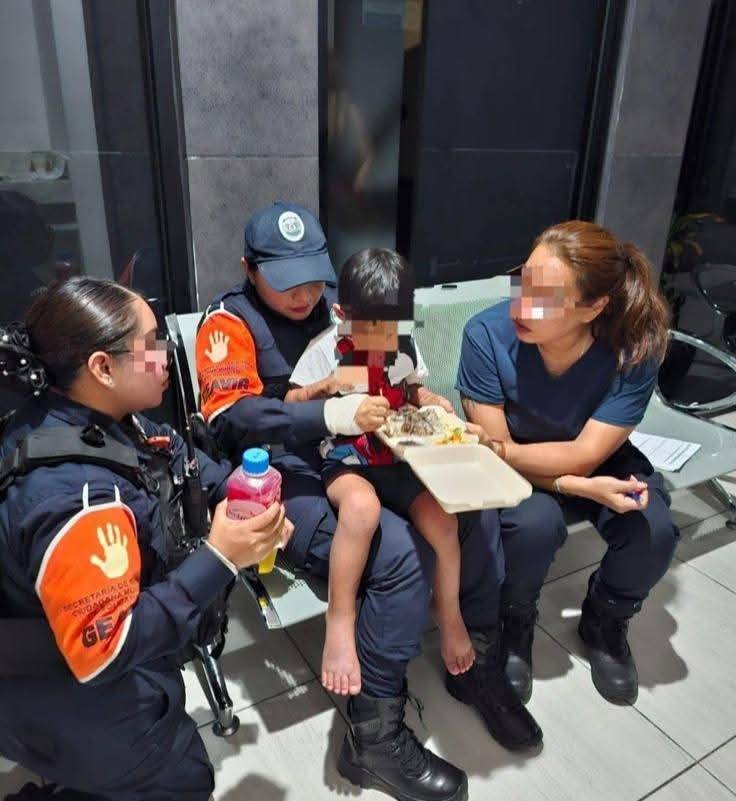 El pequeño fue rescatado por la Policía y el personal del Geavig.