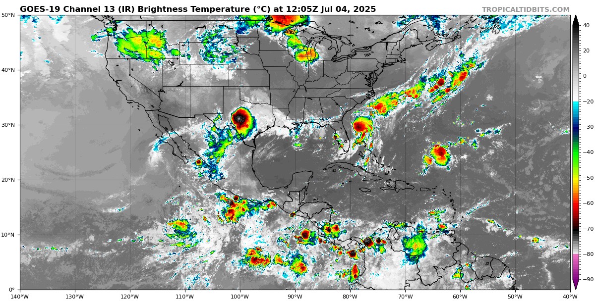 Pronóstico del clima en Quintana Roo para hoy viernes 4 de julio del 2025; ambiente cálido, siendo muy caluroso y con chubascos en zonas de Campeche, Yucatán y Quintana Roo.