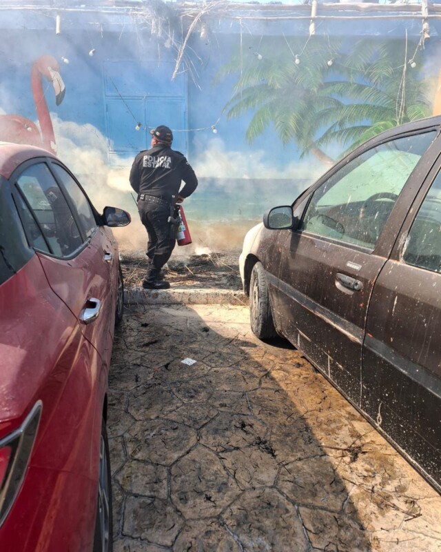Yucatán: Sofocan incendio en fachada de hotel en el malecón de Progreso; rápida intervención de los bomberos evitó daños mayores.