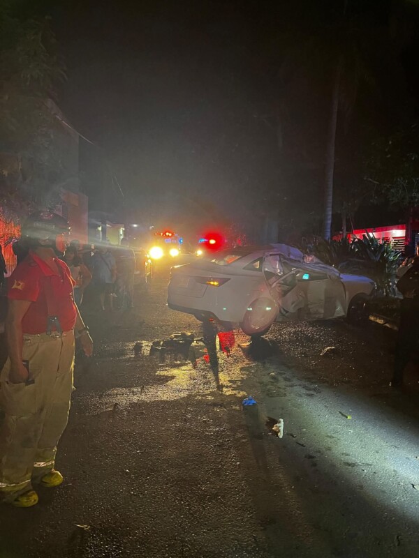 Muere en un accidente vial el subdirector de Tránsito de Cozumel; el vehículo en el que viajaba chocó en Chetumal.