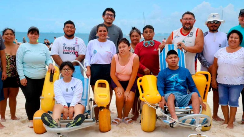 Gobierno de Isla Mujeres brinda jornada terapéutica en la playa a pacientes del CRIM