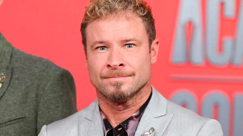 Brian Littrell demanda a autoridades de Florida por no proteger su playa privada de turistas
