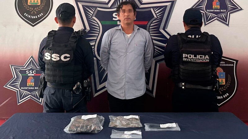 Capturan a presunto narcomenudista en Sm. 255