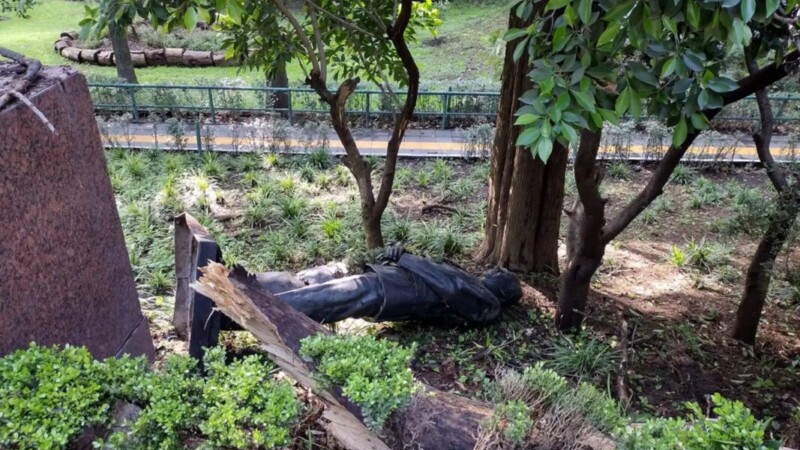 Será restaurada estatua de Calderón derribada